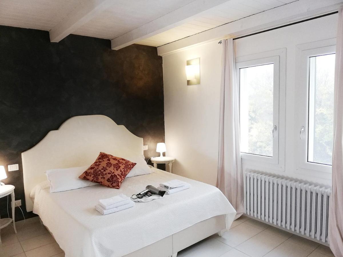 Divinis Inn *